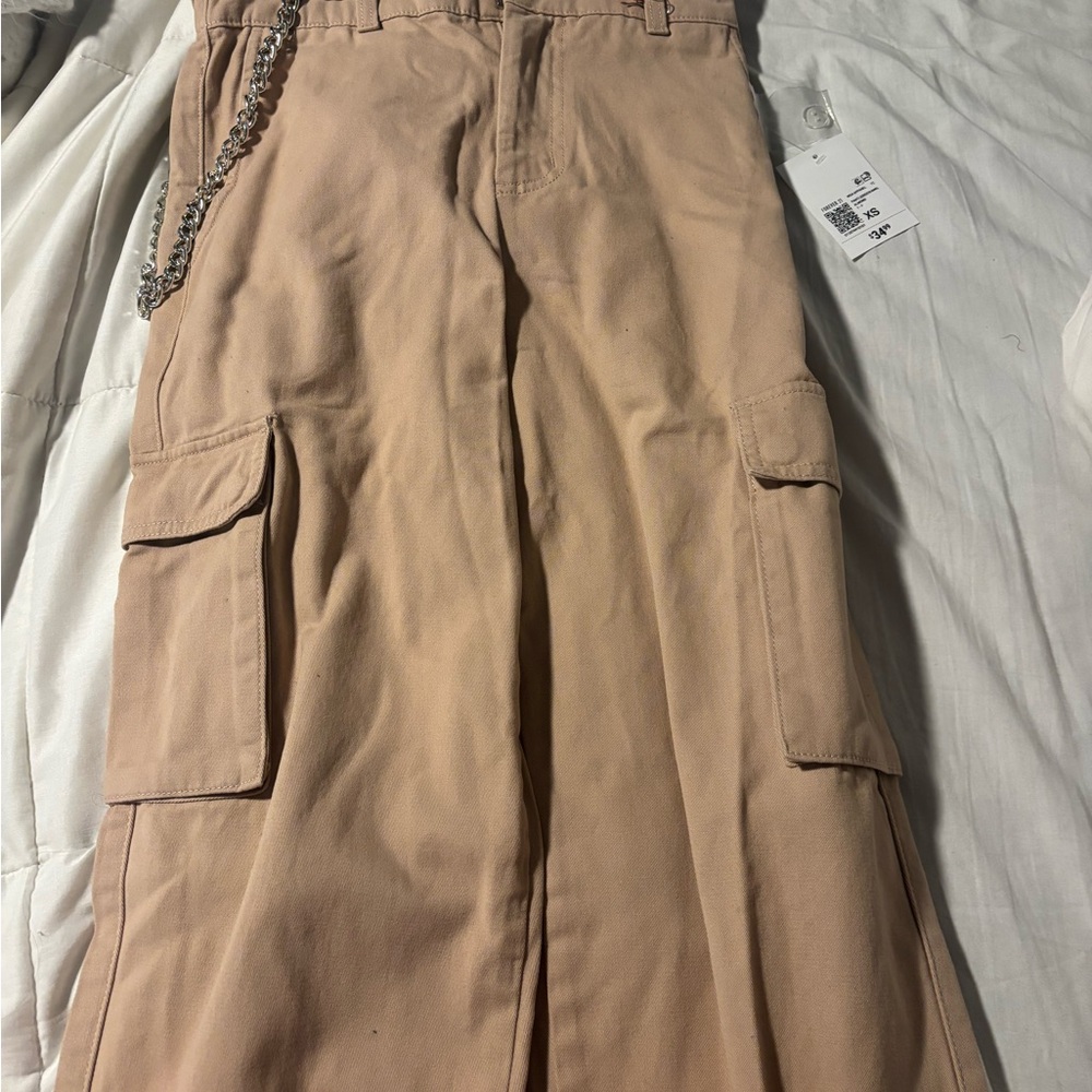 Forever 21 Tan Cargo Pants Relaxed Fit